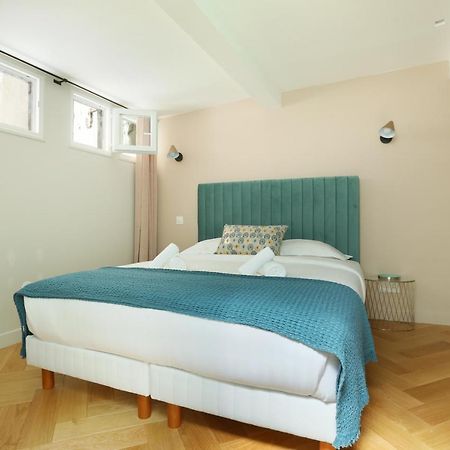 Apartment Center Of Paris By Studio Prestige Bagian luar foto