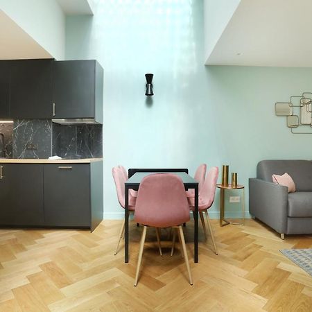 Apartment Center Of Paris By Studio Prestige Bagian luar foto