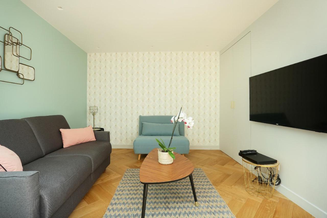 Apartment Center Of Paris By Studio Prestige Bagian luar foto