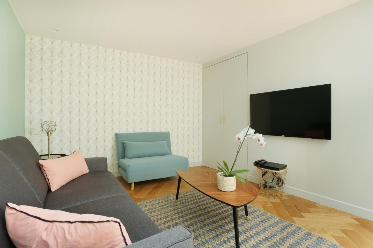 Apartment Center Of Paris By Studio Prestige Bagian luar foto